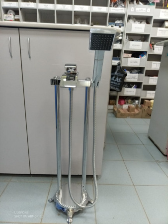 Смеситель ванны хром Водопад